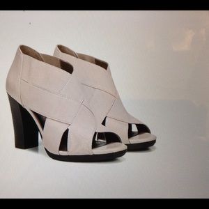 Life Stride Nude Work Heels Size 6.5, New